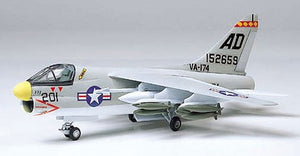TAMIYA (1/100) L.T.V A-7A Corsair II