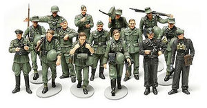 TAMIYA (1/48) WWII German Infantry on Manuevers