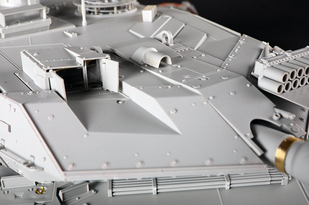 Detalle de la torre de la maqueta del carro de combate Leopard 2A6 en escala 1:16 de Trumpeter referencia 00966
