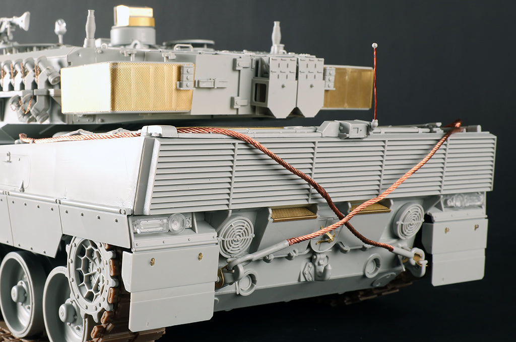 Trasera de la maqueta del carro de combate Leopard 2A6 en escala 1:16 de Trumpeter referencia 00966