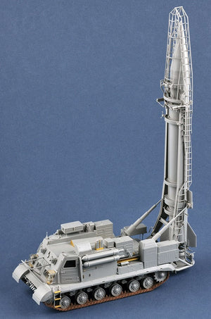 TRUMPETER (1/35) Ex-Soviet 2P19 Launcher w/R-17 Missile (SS-1C SCUD B) of 8K14 Missile System