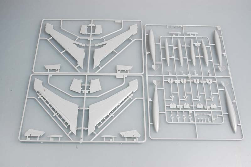 Piezas 3 de la maqueta del caza F-100D Super Sabre en escala 1:48 de Trumpeter referencia 02839