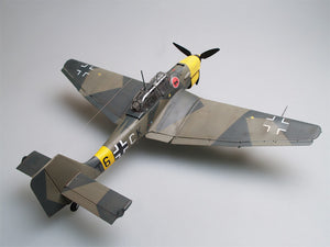 Foto trasera de la maqueta del bombardero alemán Ju-87 B-2 Stuka en escala 1:32 de Trumpeter referencia 03214