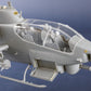 Detalle del frontal derecho de la maqueta del helicóptero de ataque Super Cobra AH-1W en versión tardía en escala 1:35 de Trumpeter referencia 05117