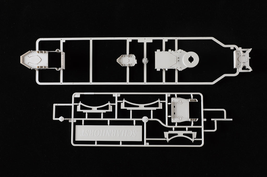 Piezas 2 de la maqueta del acorazado alemán Scharnhost en escala 1:350 de Trumpeter referencia 05361