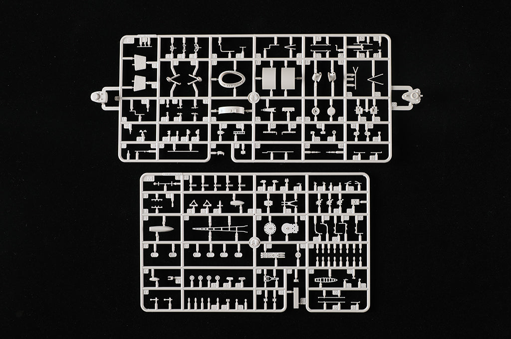 Piezas 4 de la maqueta del acorazado alemán Scharnhost en escala 1:350 de Trumpeter referencia 05361