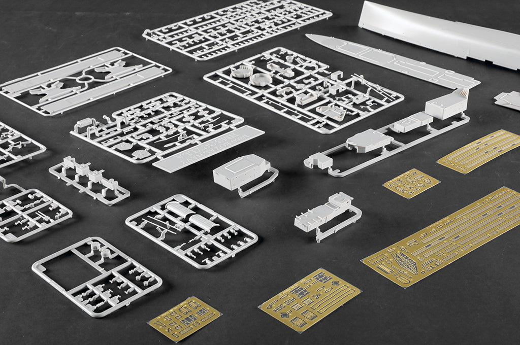 Piezas de la maqueta de la fragata británica HMS Scylla en escala 1:350 de Trumpeter referencia 05368