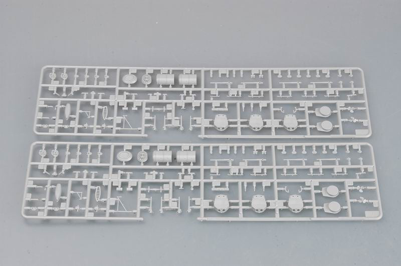 Piezas 4 de la maqueta del Crucero de Batalla británico Hood en 1931 en escala 1:700 de Trumpeter referencia 05741
