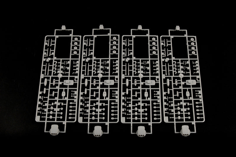 Piezas 4 de la maqueta del acorazado italiano Vitorio Veneto en 1940 en escala 1:700 de Trumpeter referencia 05779