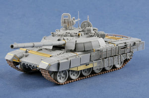 TRUMPETER (1/35) Russian T-72B2 MBT (ROGATKA)