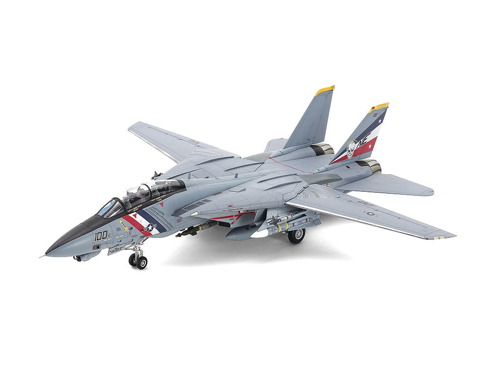 Vista lateral con alas extendidas de la maqueta del caza F-14 D Tomcat en escala 1:72 de Tamiya referencia 60795