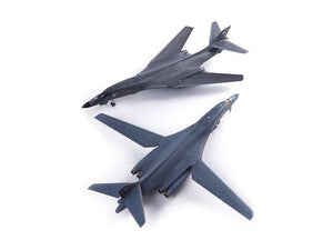 Foto de la maqueta del bombardero estratégico norteamericano B-1B en escala 1/144 de Academy referencia 1262