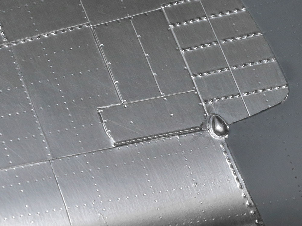 Ejemplo de panelado con el papel de aluminio de 0,01mm i de Tamiya Referencia 87226
