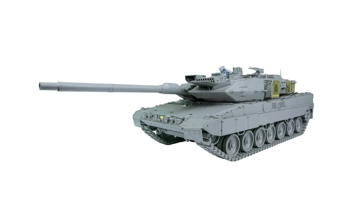 Vista frontal izquierda MTB alemán Leopard 2A7 en escala 1:16 del fabricante Das Werk 16024
