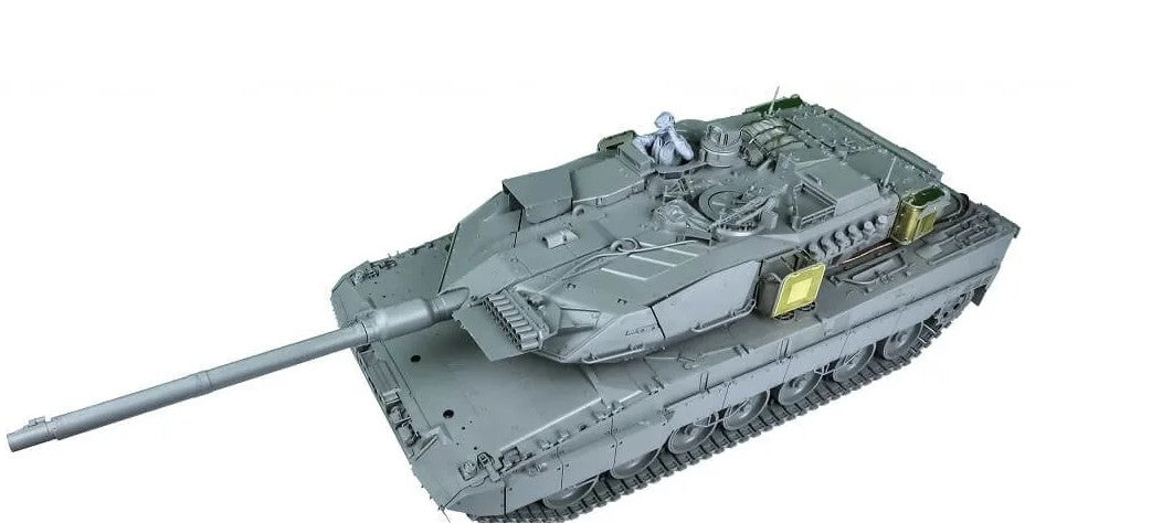 Vista lateral izquierda MTB alemán Leopard 2A7 en escala 1:16 del fabricante Das Werk 16024