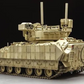 Vista lateral traseral de la maqueta del vehículo de asalto de infanteria M3A3 Bradley con sistema Busk III a escala 1:35 del fabricante Meng on referencia SS-006