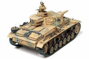 Foto de la maqueta del tanque alemán Panzer III Ausf. N en escala 1:35 de Tamiya con referencia 35290