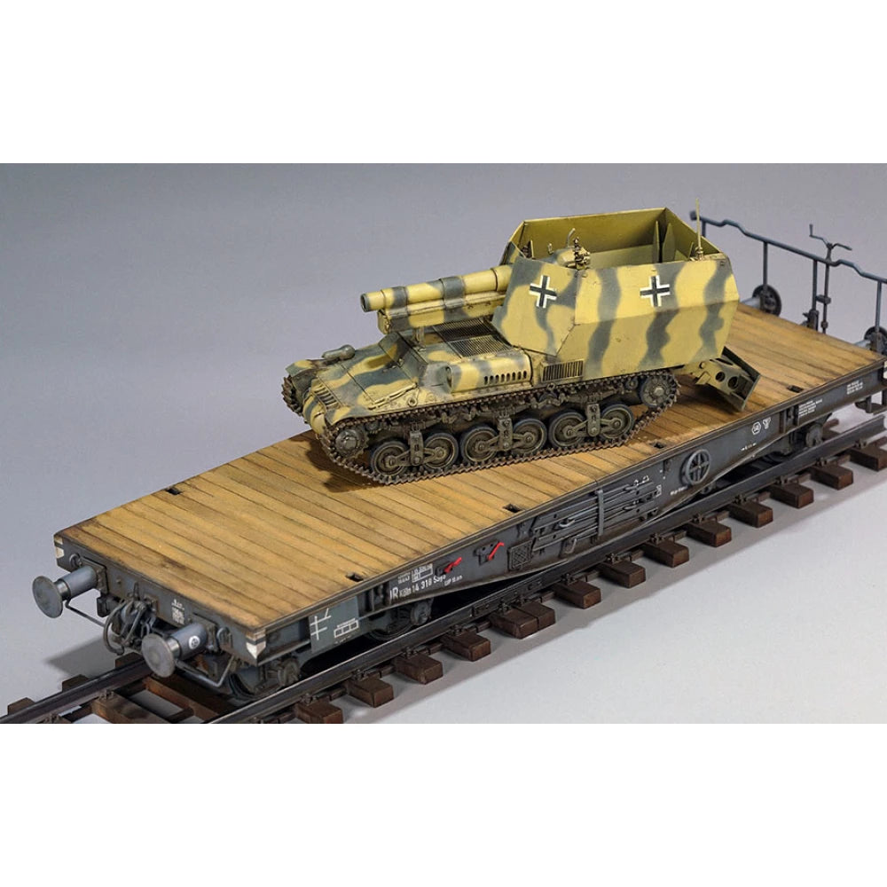 Foto frontal del set del obús autopropulsado alemán y plataforma de carga de ferrocarril en escala 1:35 de Zimi Model referencia 35076