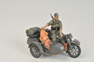 ZVEZDA (1/35) German Motorcycle with Sidecar and Crew R12