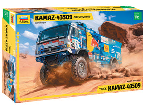 Portada de la caja de la maqueta del camión de competición de rally Kamaz 43509 en escala 1:35 de Zvezda referencia 3657