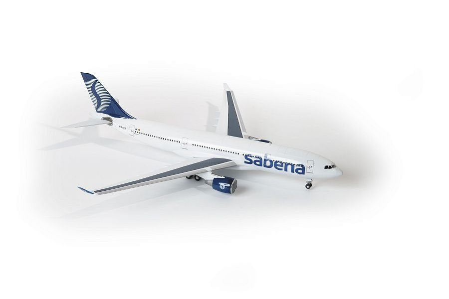 Foto de la maqueta del avión de pasajeros Airbus A300-200 en escala 1:144 de Zvezda referencia 7047