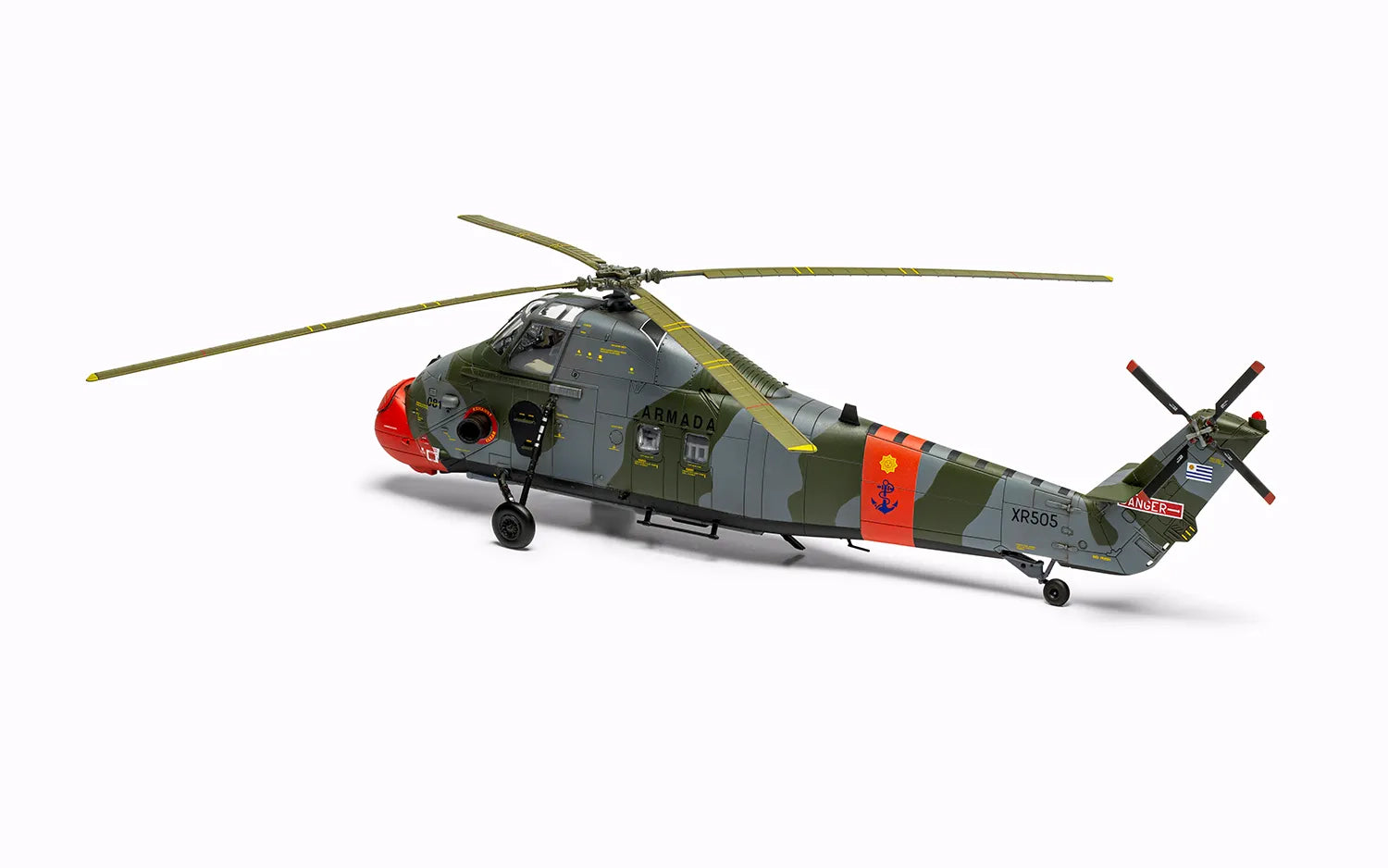 Foto trasera con las hélices desplegadas y decoración uruguaya de la maqueta del helicóptero Westland Wessex HC2 en escala 1:72 de Airfix referencia A04068