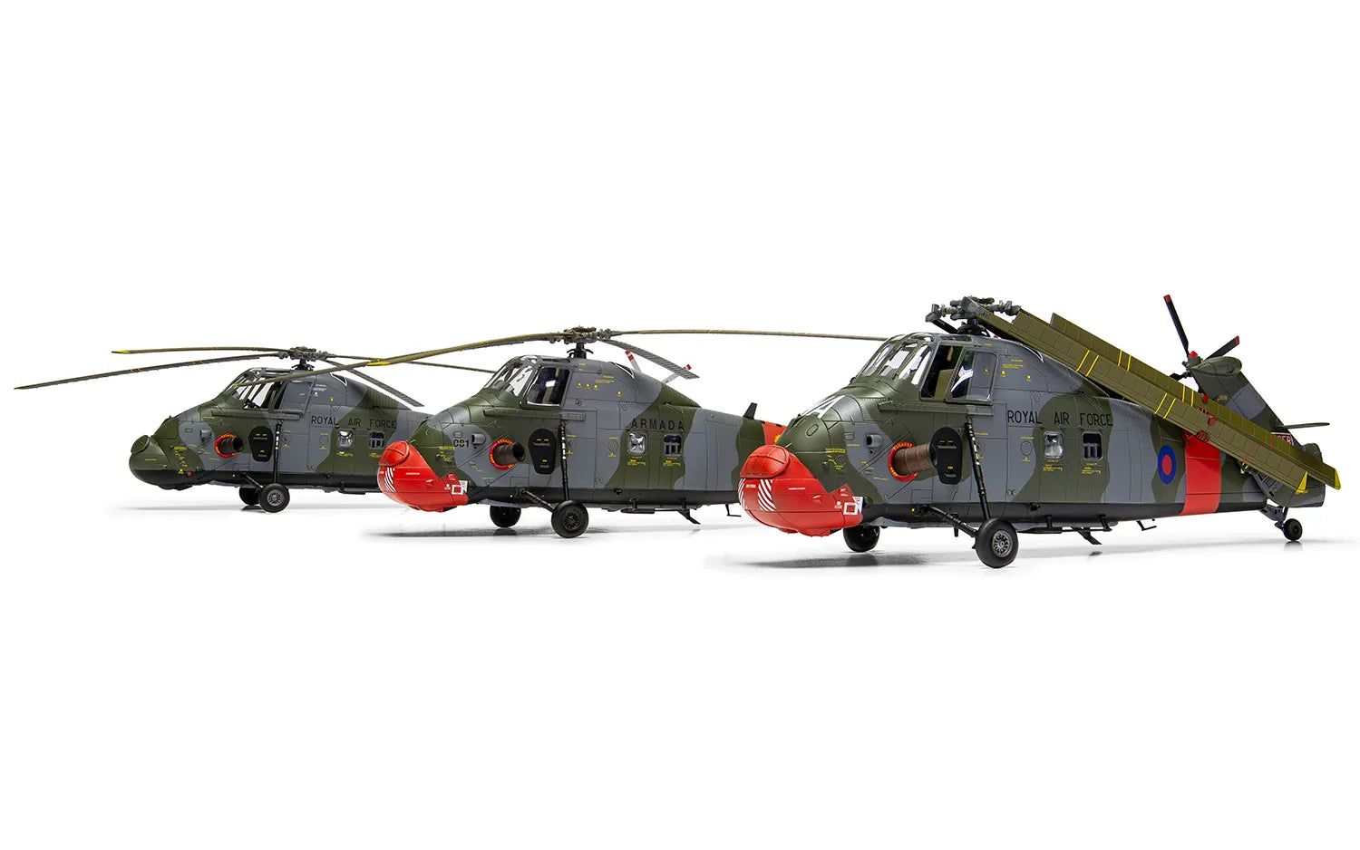 Foto de las tres decoraciones con las hélices plegadas de la maqueta del helicóptero Westland Wessex HC2 en escala 1:72 de Airfix referencia A04068