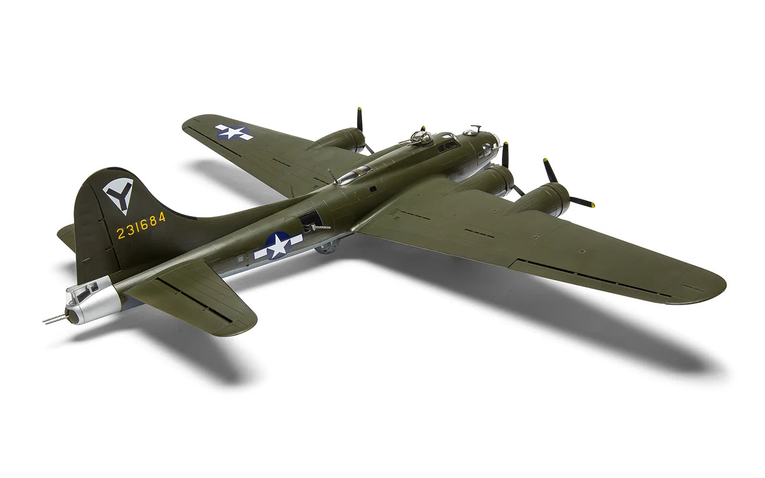 Foto lateral derecha de la maqueta del bombardero en versión norteamericana B-17G en escala 1:72 de Airfix referencia A08018A