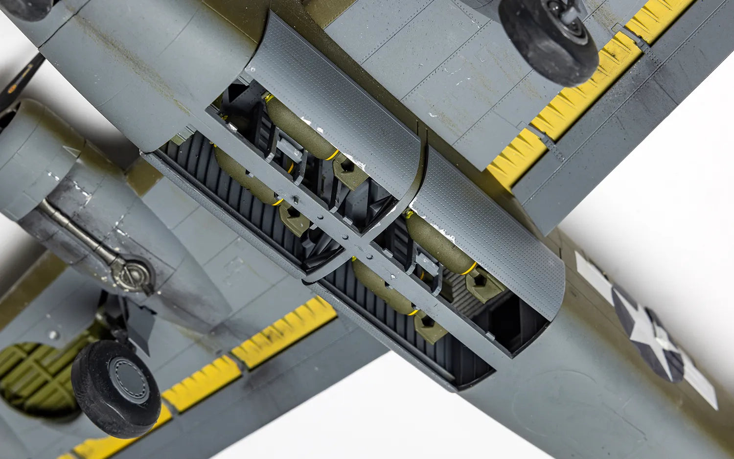 Detalle bahía de bombas de la maqueta del bombardero B-24D Liberator en escala 1:72 de Airfix referencia A09011