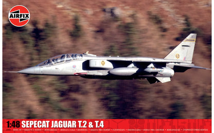 Portada de la caja de la maqueta del caza británico biplaza Sepecat Jaguar T.2 y T.4 en escala 1:48 de Airfix referencia A11011