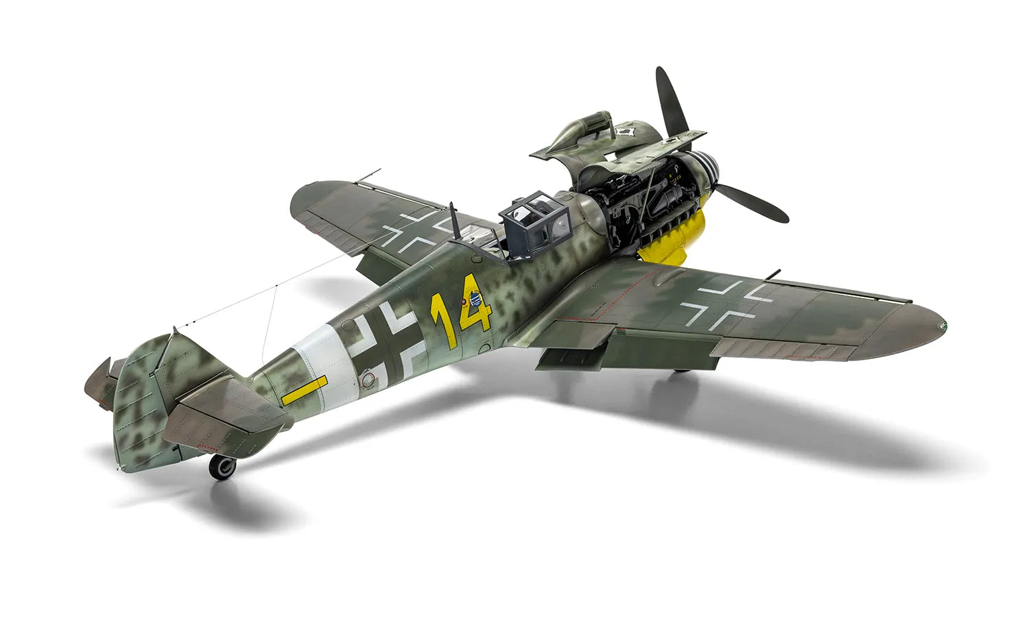 Foto trasera con detalles del motor de la maqueta del caza alemán Me109 G5/6 en escala 1:24 de Airfix referencia A17003