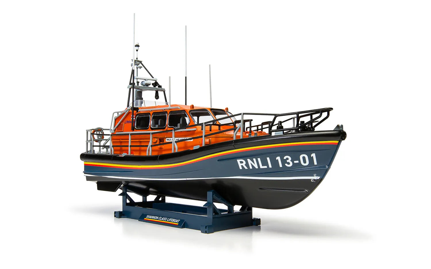 Vista lateral derecha de la maqueta de la lancha de salvamento RNLI Shannon en escala 1:72 de Airfix referencia A55015