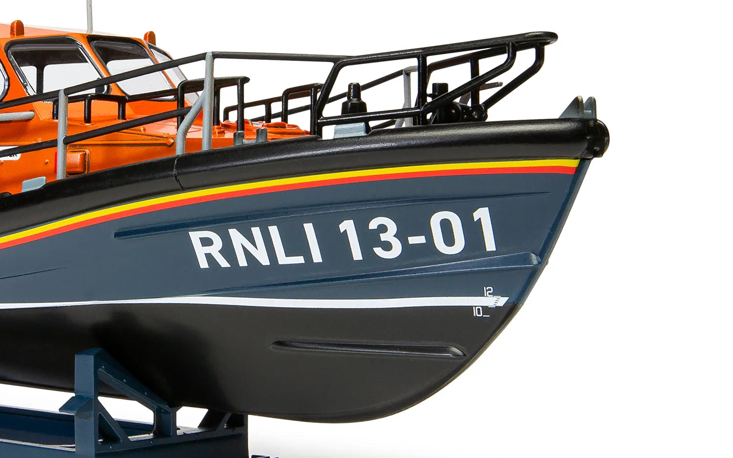 Detalle de la proa de la maqueta de la lancha de salvamento RNLI Shannon en escala 1:72 de Airfix referencia A55015