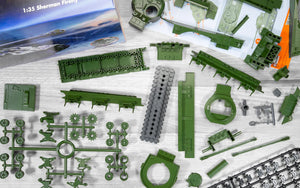 Piezas de la maqueta Quickbuild del tanque Sherman Firely en escala 1:35 de Airfix referencia J6042