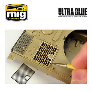 AMMO Ultra Glue - for Etch, Clear Parts & More (Acrylic Waterbase Glue)