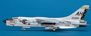 HASEGAWA (1/72) F-8E Crusader
