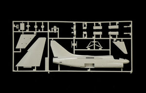 ITALERI (1/72) A-7E Corsair II