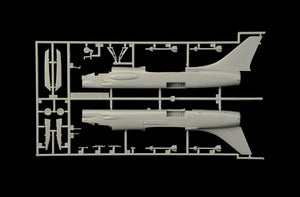 ITALERI (1/72) Vought F-8E Crusader