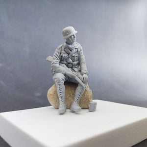 MACONE (1/35) Allemand assis de la Seconde Guerre mondiale