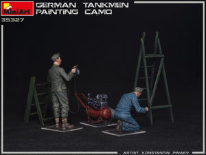 MINIART (1/35) Tankistes allemands peignant un camouflage