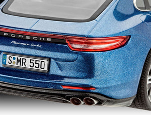 REVELL (1/24) Porsche Panamera Turbo