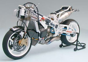 TAMIYA (1/12) Suzuki RGV500 (XR89) MotoGP 1999