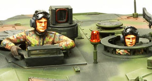 TAMIYA (1/35) Leopard 2A6 Main Battle Tank