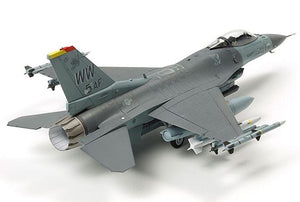 TAMIYA (1/72) Lockheed Martin F-16CJ [Block 50] Fighting Falcon mit kompletter Ausrüstung