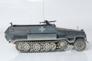 ZVEZDA (1/35) Armored Carrier Hanomag Sd.Kfz.  251/1 Ausf.B