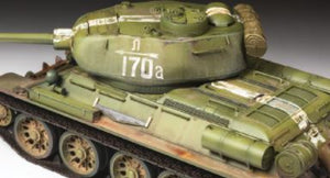 ZVEZDA (1/35) Soviet Medium Tank T-34/85