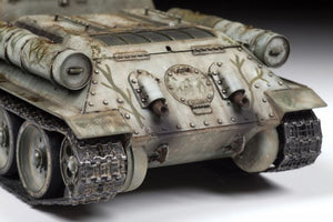ZVEZDA (1/35) Soviet Self-Propelled gun Su-122